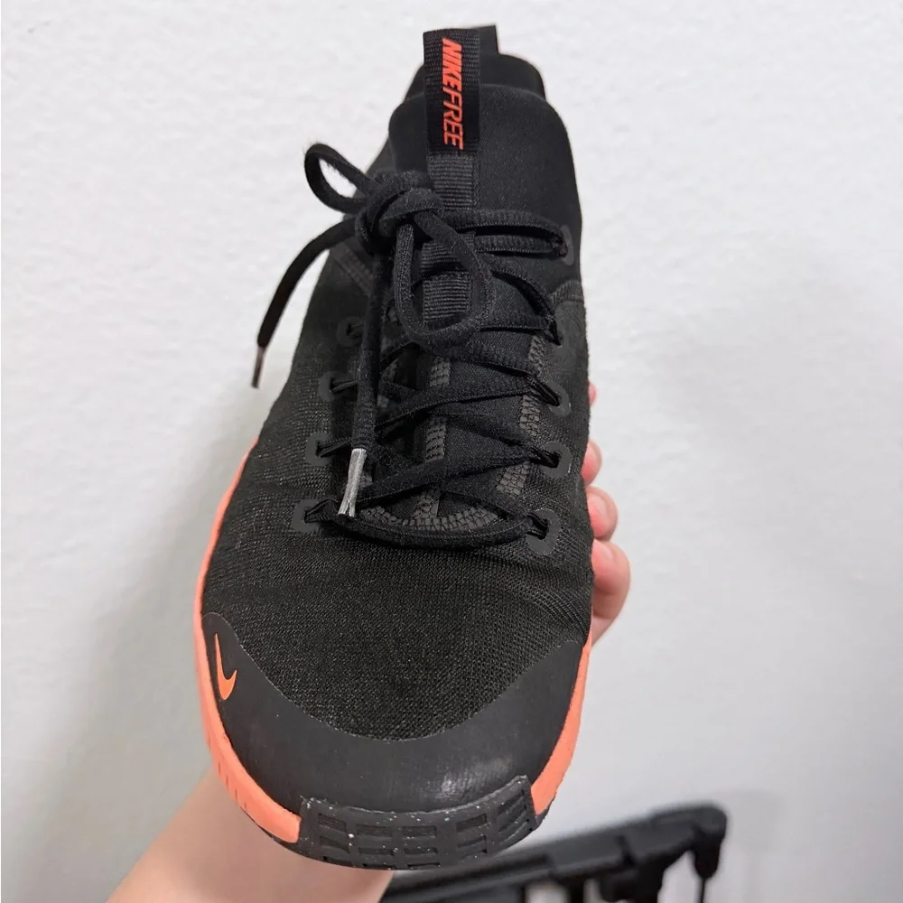 Nike Black and Orange Metcon - Picture 2 of 9